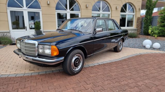 W123
